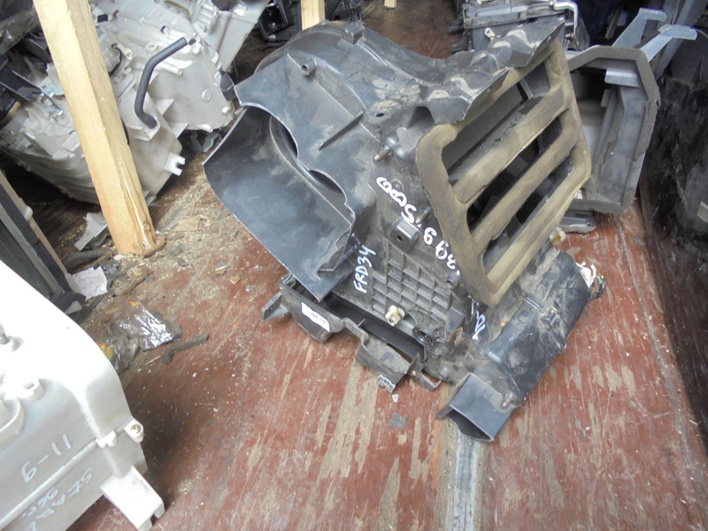 Сервопривод печки исудзу форвард. Печка исудзу форвард. Печка исудзу форвард. Воздуховод печки исузу форвард 94 год. Печка исузу форвард.